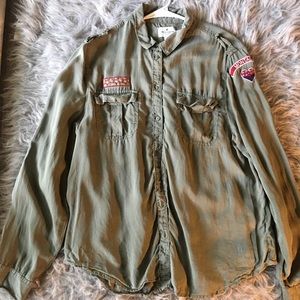 American Eagle outfitters shirt